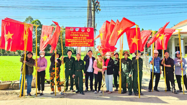 Công trình "Đường cờ Tổ quốc", trồng tuyến đường hoa chào mừng Chào mừng 50 năm ngày giải phóng tỉnh Quảng Ngãi, giải phóng huyện Nghĩa Hành