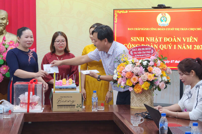Chùm ảnh Kỷ niệm 115 năm Ngày Quốc tế phụ nữ (8/3/1910-8/3/2025) và Sinh nhật đoàn viên Công đoàn Quý I/2025